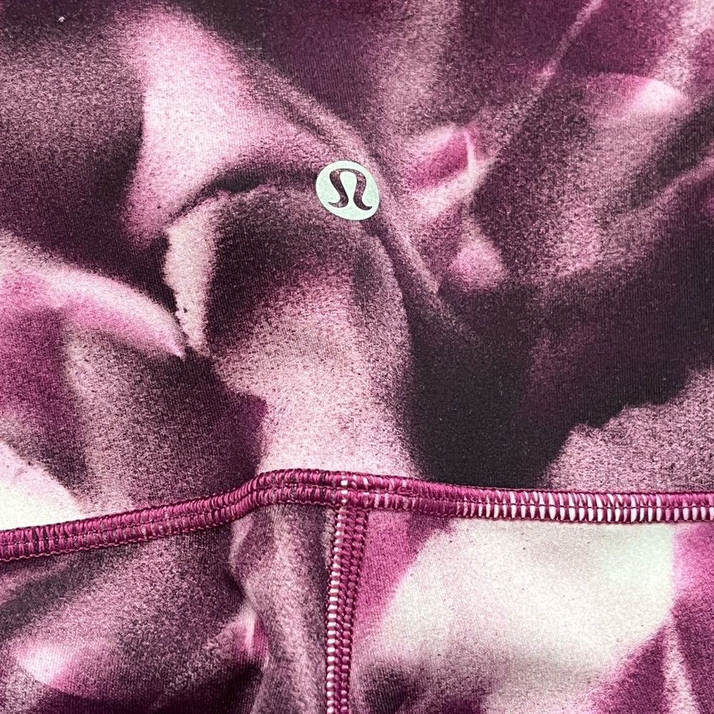 Lululemon Wunder Under 25” Luxtreme size 8 Blush Blossom Alpine White Candy Pink